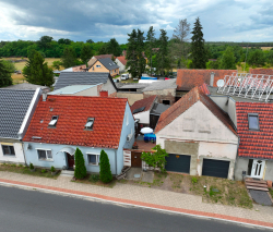 Einfamilienhaus & Garage