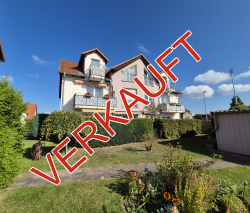 Lichtdurchflutete Eigentumswohnung mit Balkon, großem Garten und Weitblick, in ruhiger Randlage von Bamme bereits verkauft