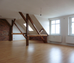 Zimmer o. Schrägen (vergleichbare Wohng.)