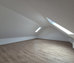 Zimmer im Spitzboden