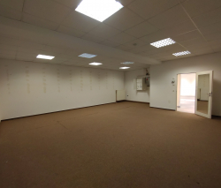 Verkaufs-/Lagerfläche